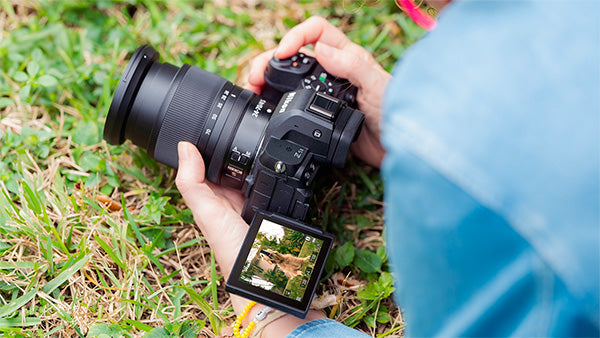Nikon Z5 II: la nuova mirrorless full-frame compatta con prestazioni da professionista Nikon Z5 II: la nuova mirrorless full-frame compatta con prestazioni da professionista
